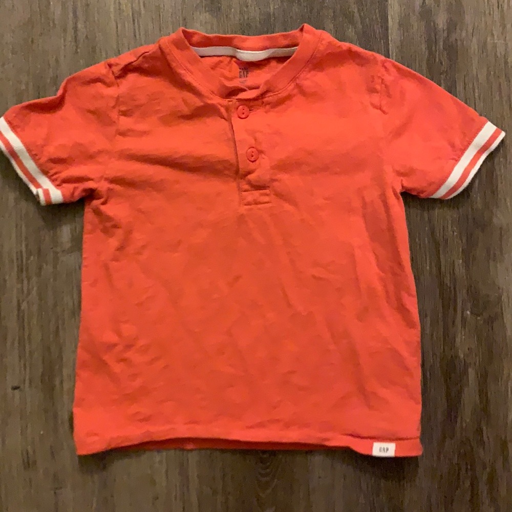 Gap kids 2 button shirt. Good condition